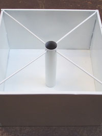 Detalle de base cubo rellenable blanca